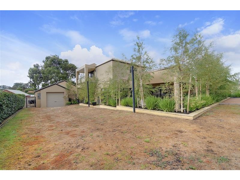 12 Nicholas Court, Traralgon VIC 3844