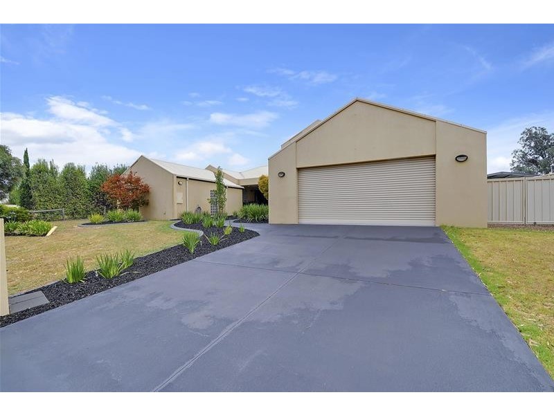 12 Nicholas Court, Traralgon VIC 3844