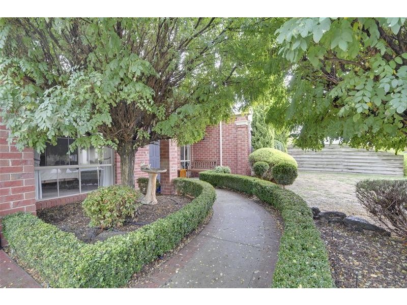 14 Blaxland Court, Traralgon VIC 3844