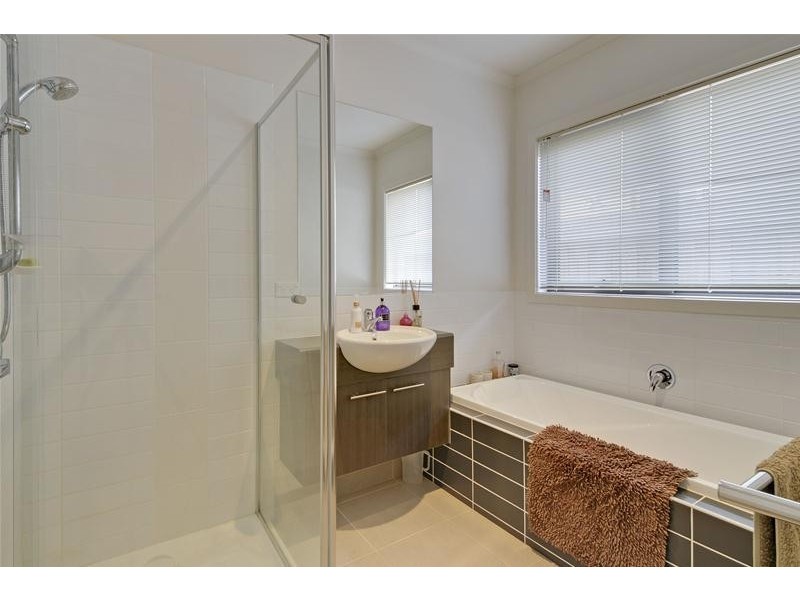 9 Roscommon Drive, Traralgon VIC 3844