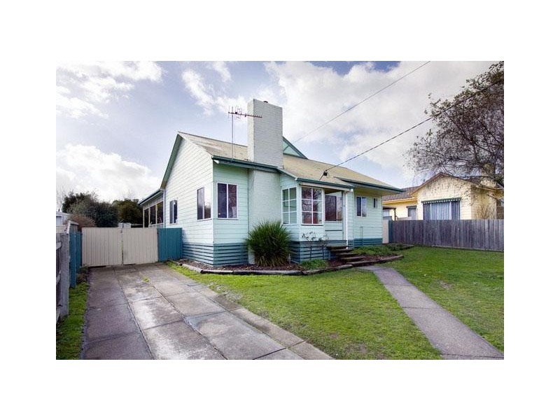 16 Polden Crescent, Morwell VIC 3840