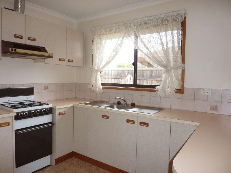 10B Swallow Grove, Traralgon VIC 3844