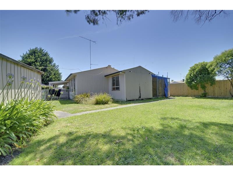 33 Retford Street, Newborough VIC 3825