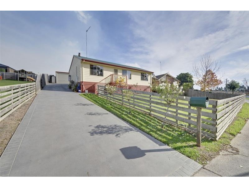 8 Ikara Way, Churchill VIC 3842