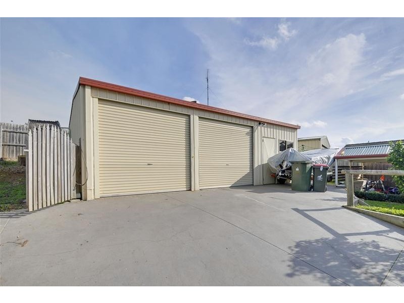 8 Ikara Way, Churchill VIC 3842