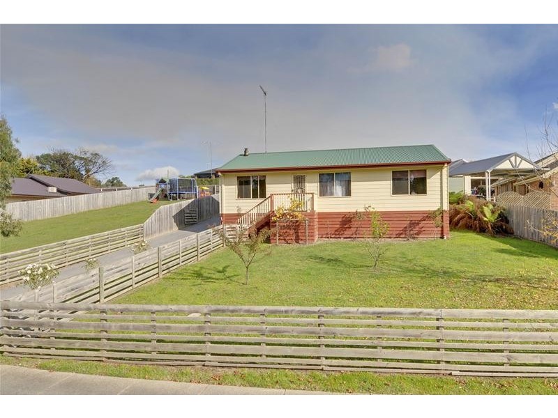 8 Ikara Way, Churchill VIC 3842