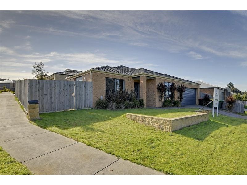 14 Lawn Avenue, Traralgon VIC 3844