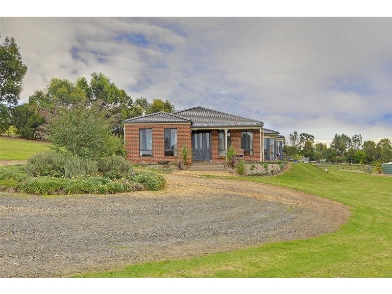 10 Hilsley Court, Toongabbie VIC 3856