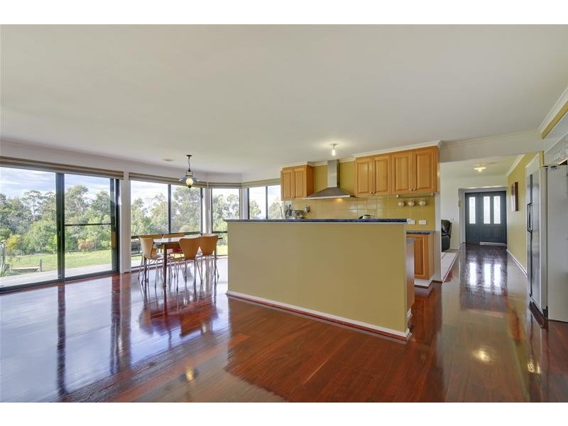 10 Hilsley Court, Toongabbie VIC 3856