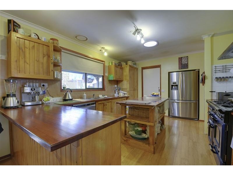 124 Stradbroke Road, Gormandale VIC 3873