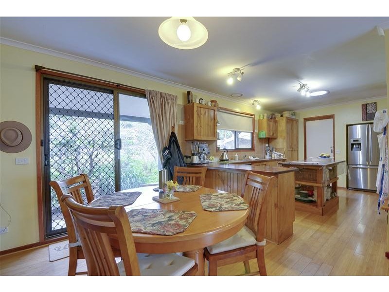 124 Stradbroke Road, Gormandale VIC 3873