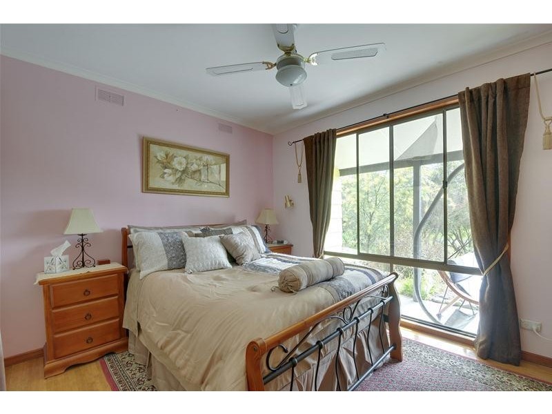 124 Stradbroke Road, Gormandale VIC 3873