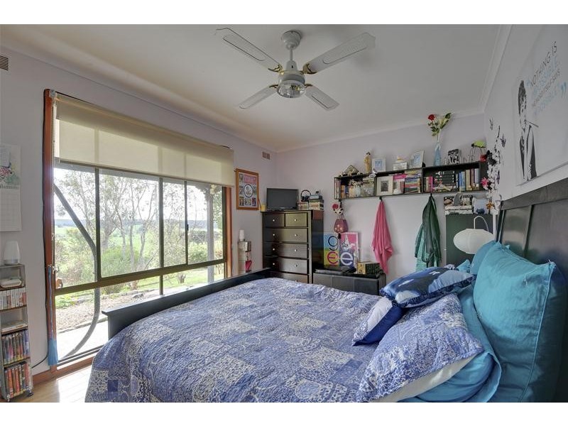 124 Stradbroke Road, Gormandale VIC 3873