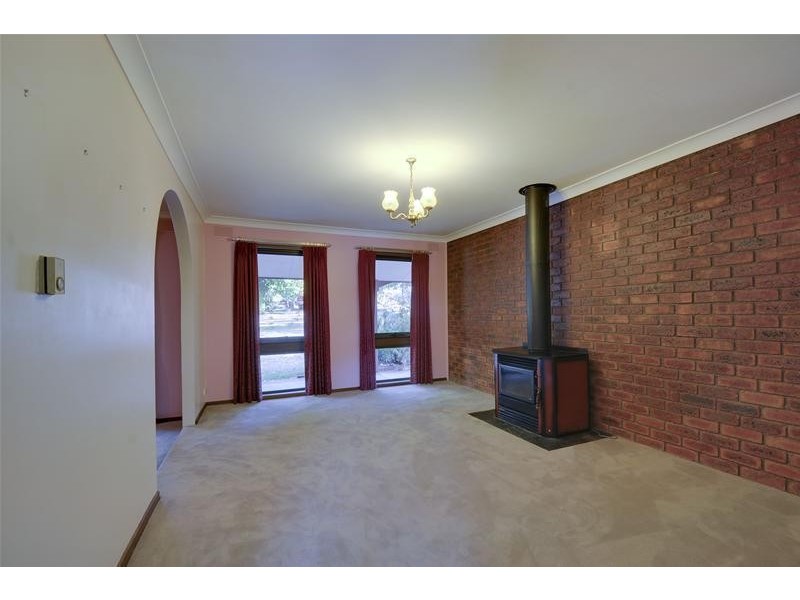 6 Wright Court, Rosedale VIC 3847