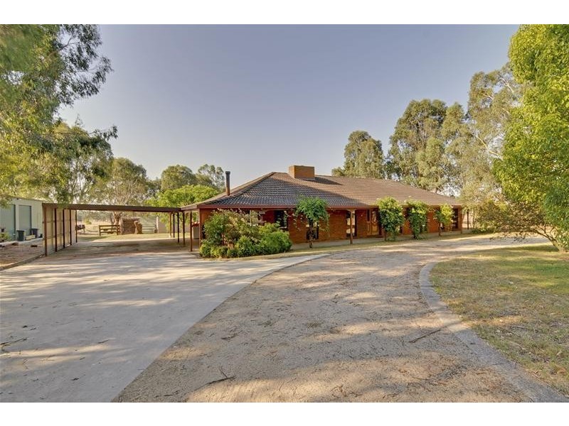 6 Wright Court, Rosedale VIC 3847