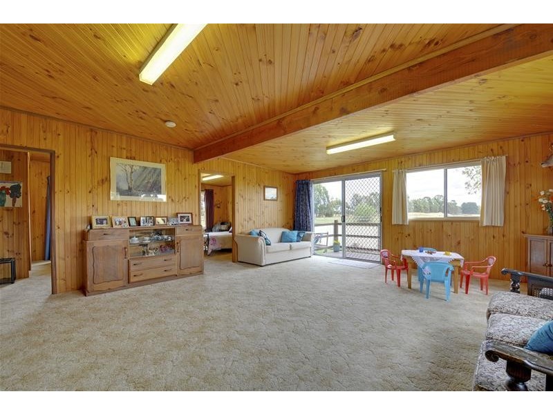 61 Old Flynn Road, Flynn VIC 3844