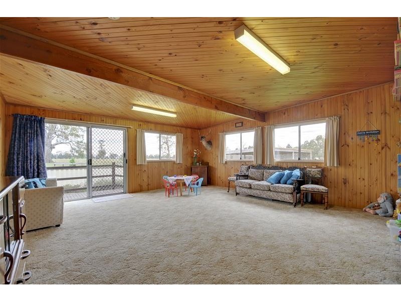 61 Old Flynn Road, Flynn VIC 3844