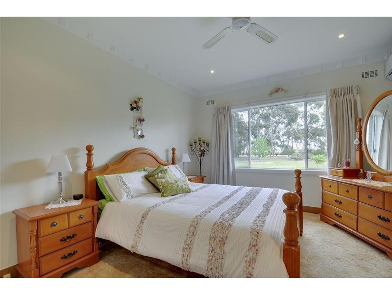 61 Old Flynn Road, Flynn VIC 3844