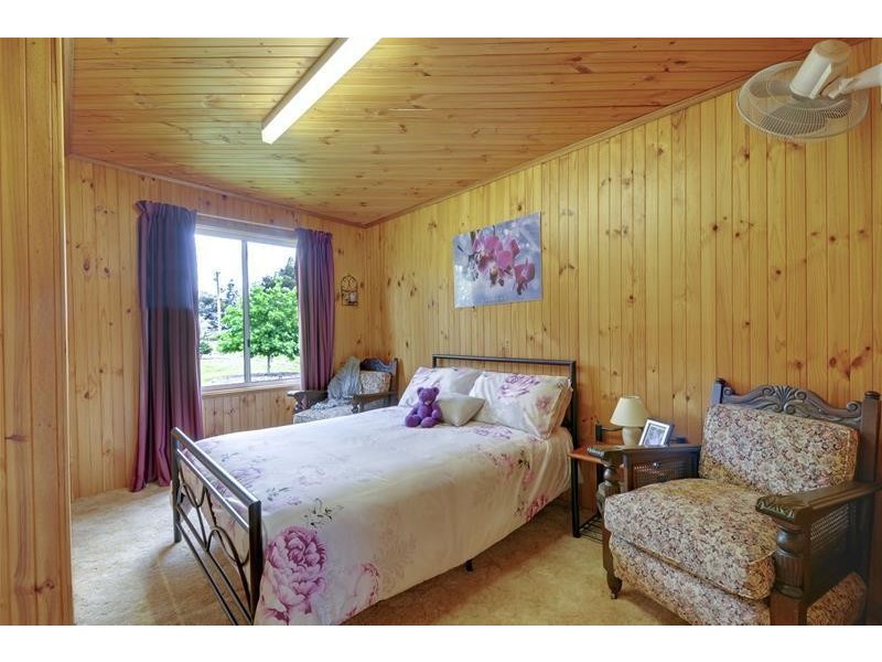 61 Old Flynn Road, Flynn VIC 3844