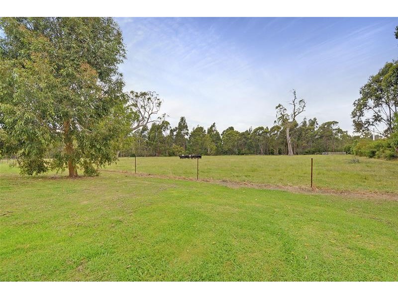 61 Old Flynn Road, Flynn VIC 3844