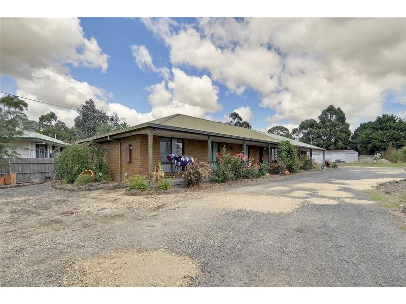 25 Sparks Lane, Toongabbie VIC 3856
