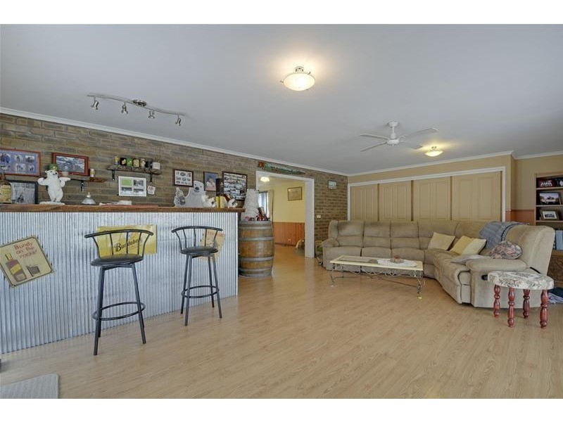 25 Sparks Lane, Toongabbie VIC 3856