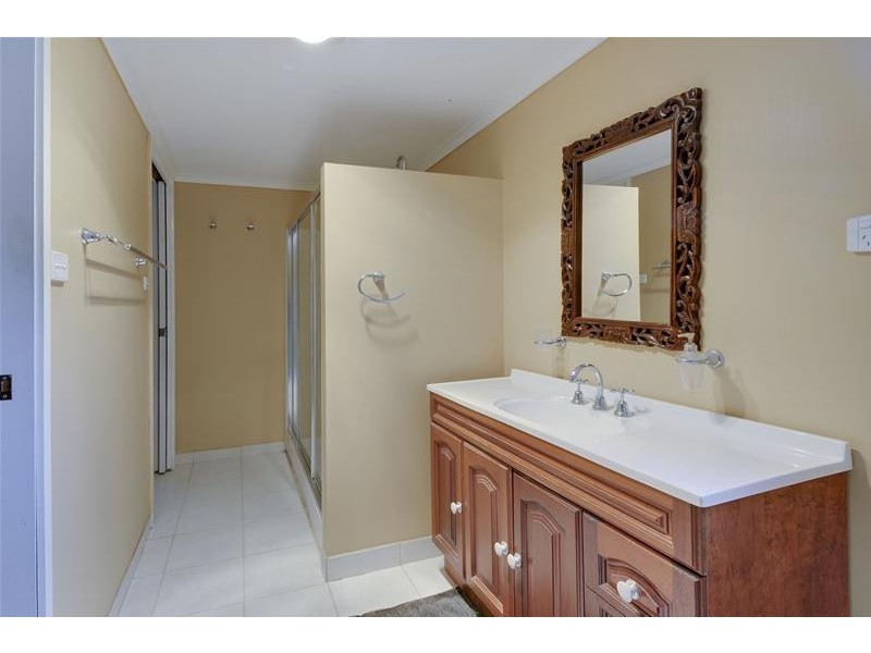 25 Sparks Lane, Toongabbie VIC 3856