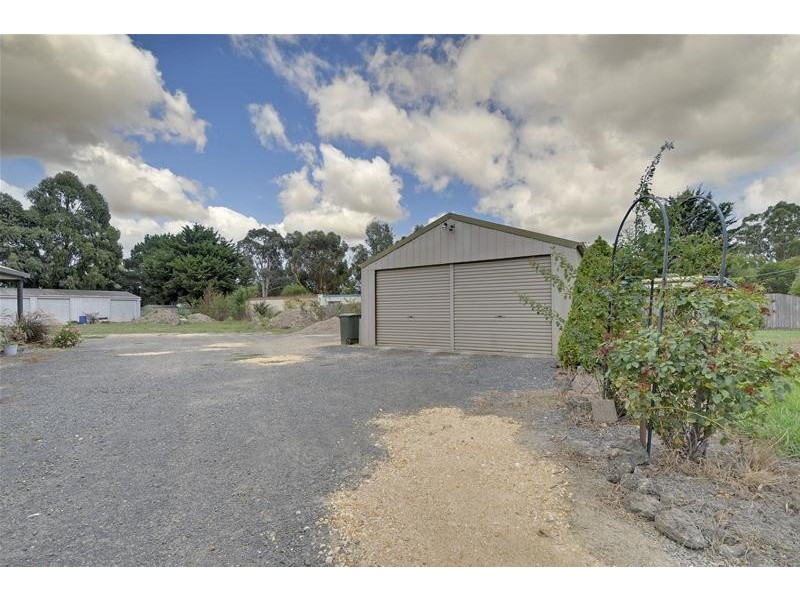 25 Sparks Lane, Toongabbie VIC 3856