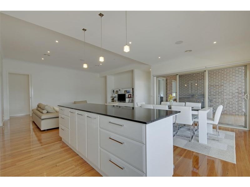 15 Graduate Place, Traralgon VIC 3844