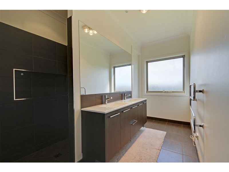 15 Graduate Place, Traralgon VIC 3844