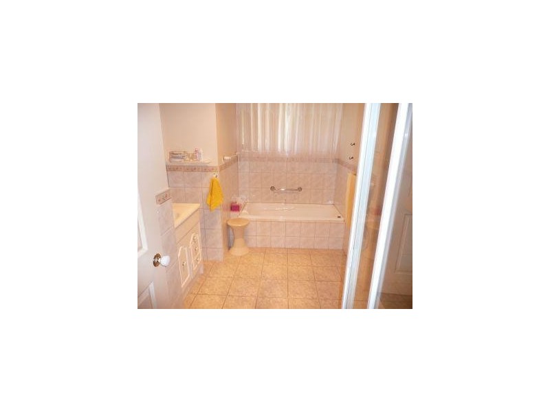 9A Chestnut Avenue, Morwell VIC 3840