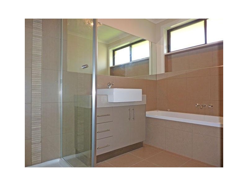 2/33 Strathcole Drive, Traralgon VIC 3844