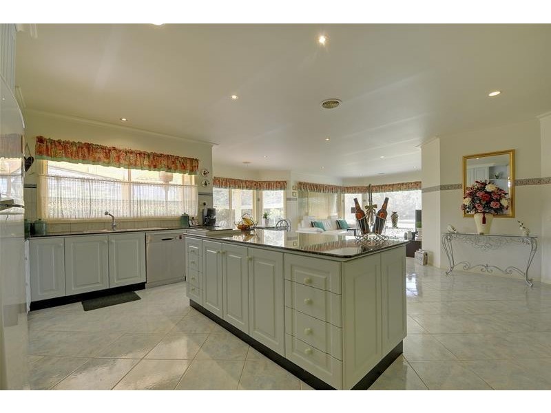 30 Bushfield Court, Traralgon VIC 3844