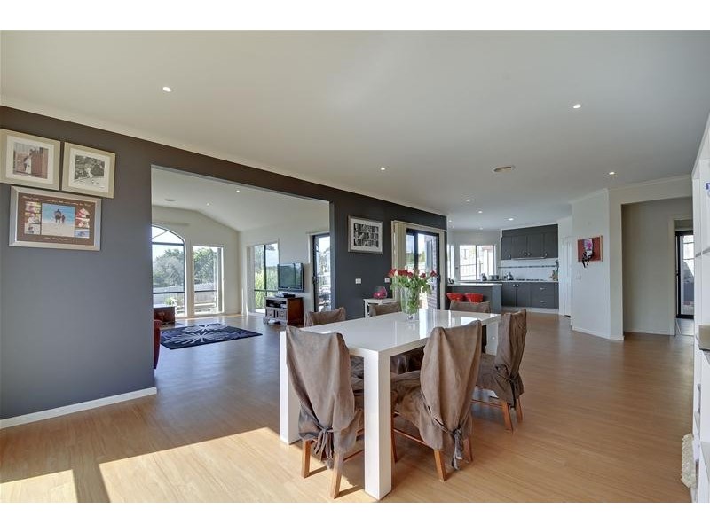 33 Fairway Drive, Traralgon VIC 3844