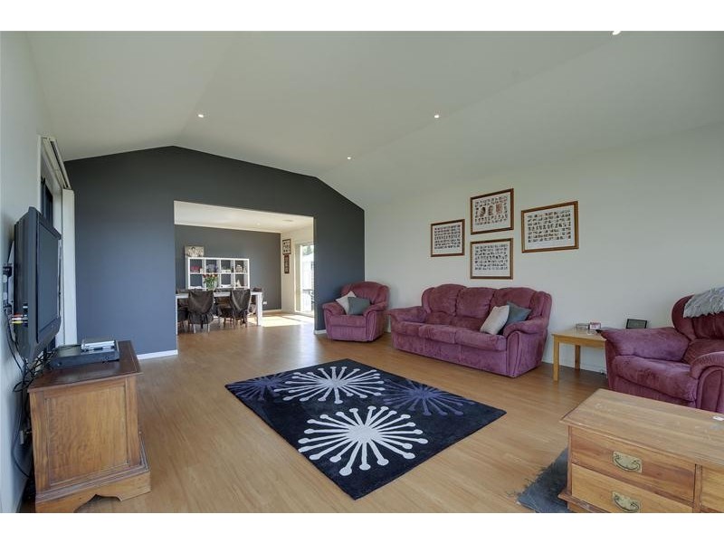 33 Fairway Drive, Traralgon VIC 3844