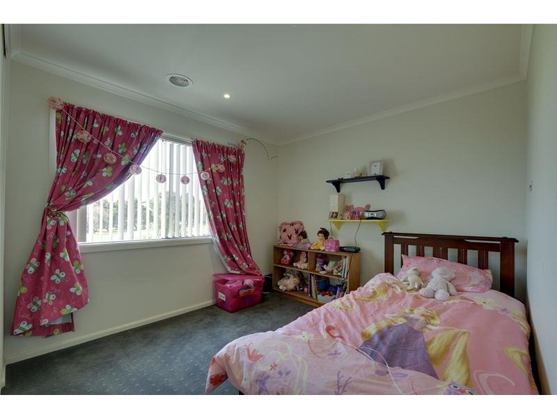 33 Fairway Drive, Traralgon VIC 3844