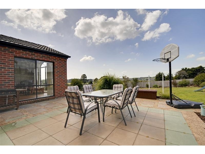 33 Fairway Drive, Traralgon VIC 3844