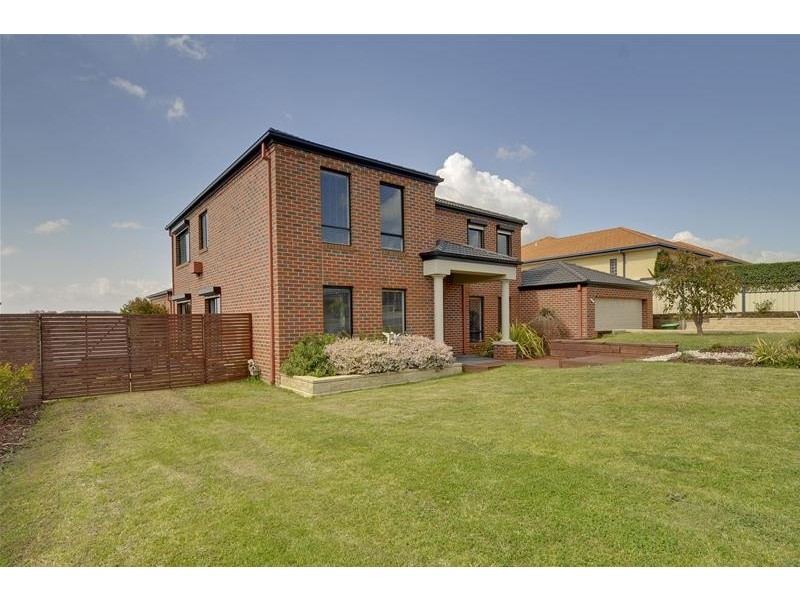 33 Fairway Drive, Traralgon VIC 3844