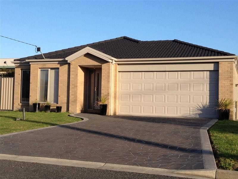 5  Rhodes Court, Glengarry VIC 3854