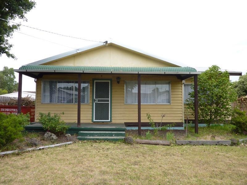 17 Gillies Crescent, Traralgon VIC 3844