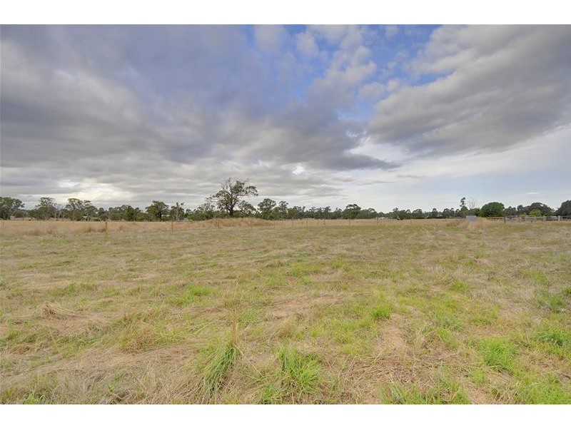 90 Harris Lane, Toongabbie VIC 3856