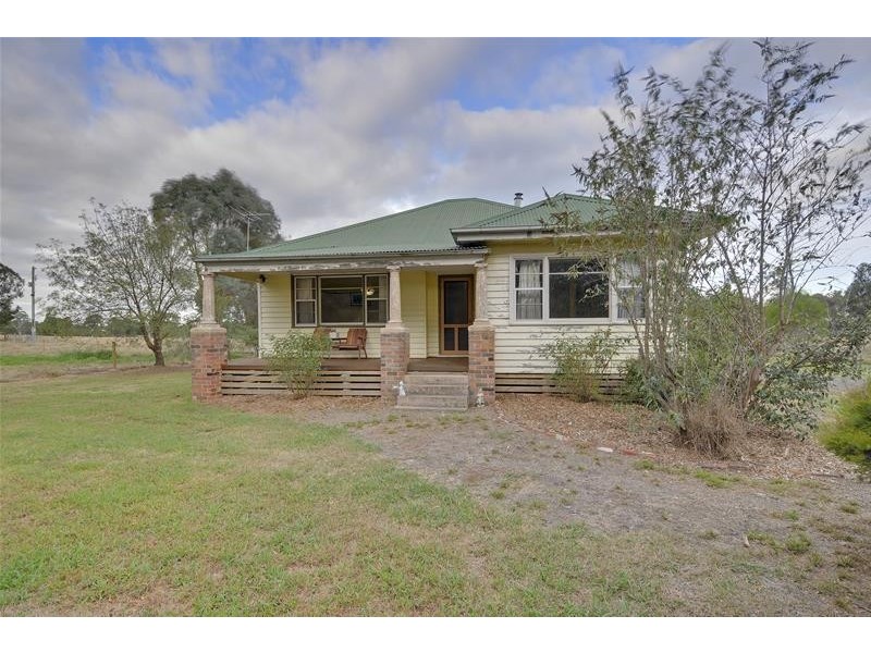 90 Harris Lane, Toongabbie VIC 3856