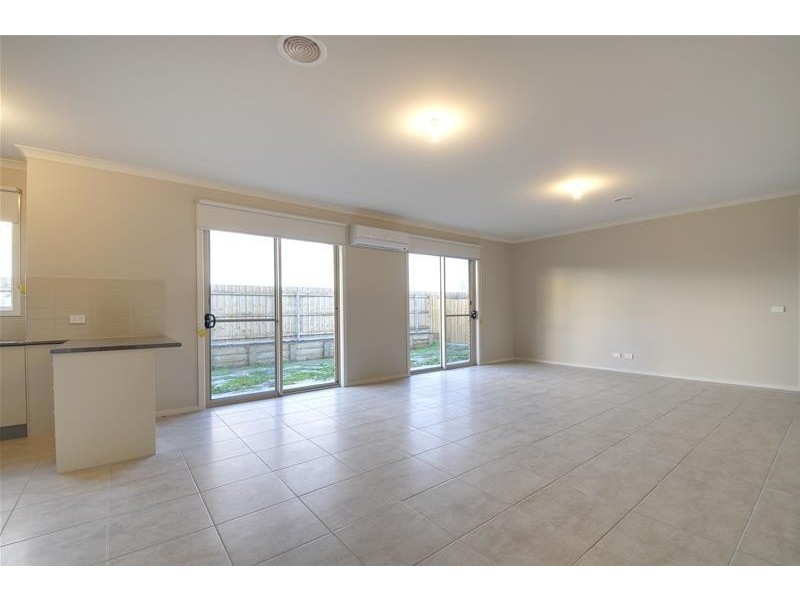 11/5-13 Savige Street, Morwell VIC 3840