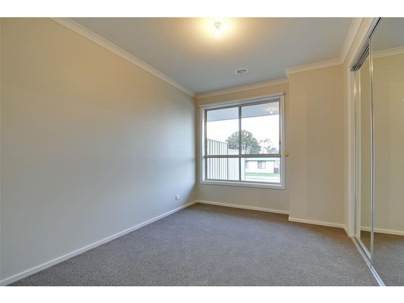 11/5-13 Savige Street, Morwell VIC 3840