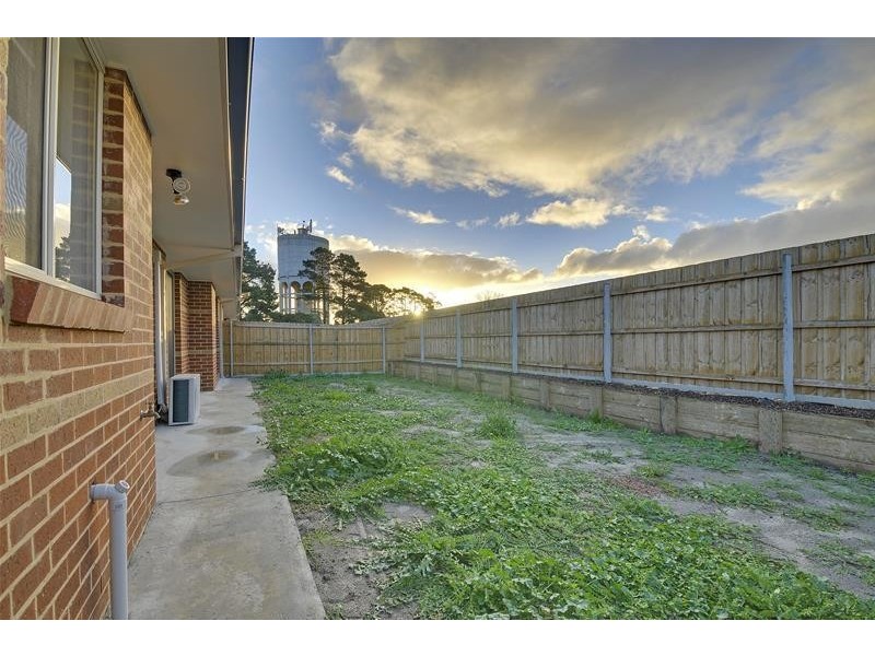 11/5-13 Savige Street, Morwell VIC 3840