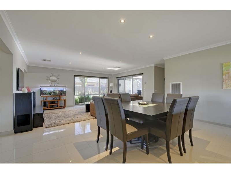 1 Hammersmith Circuit, Traralgon VIC 3844