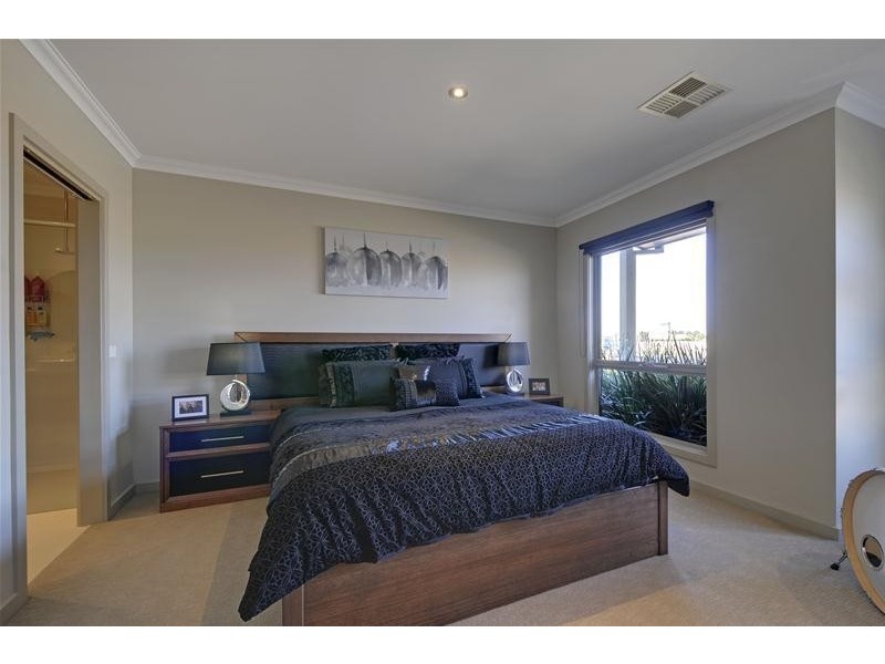 1 Hammersmith Circuit, Traralgon VIC 3844