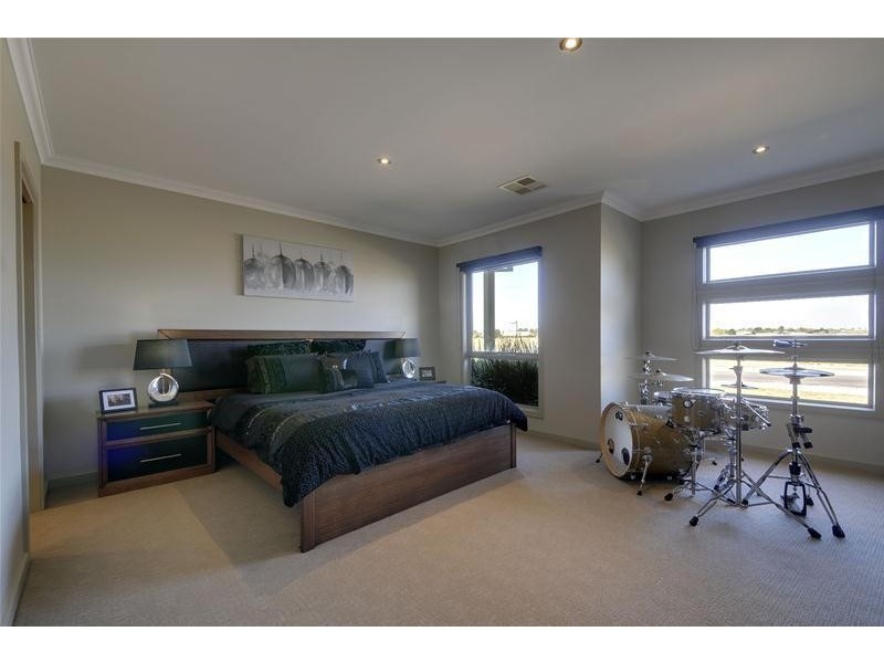 1 Hammersmith Circuit, Traralgon VIC 3844