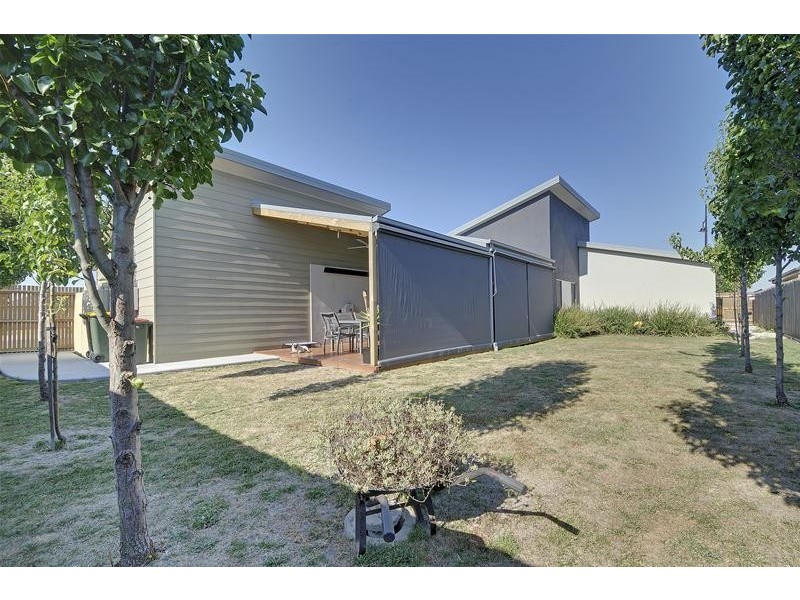 1 Hammersmith Circuit, Traralgon VIC 3844