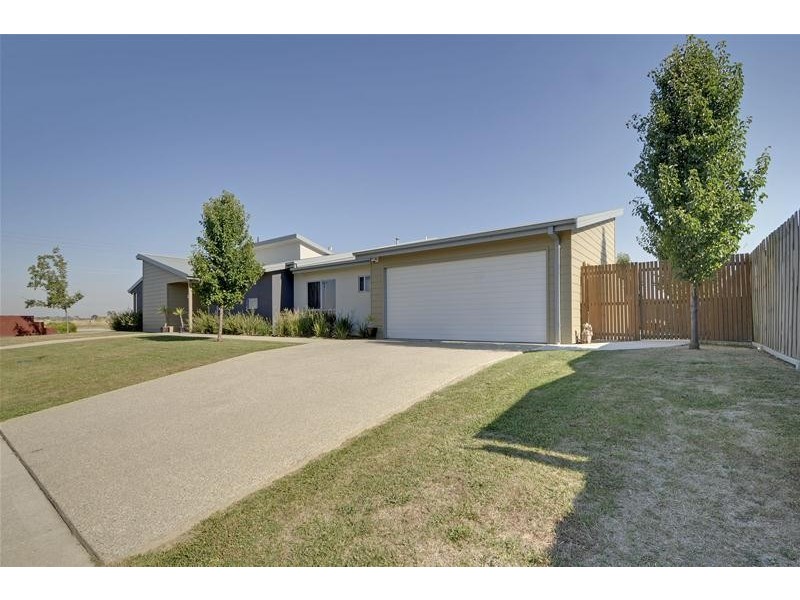 1 Hammersmith Circuit, Traralgon VIC 3844